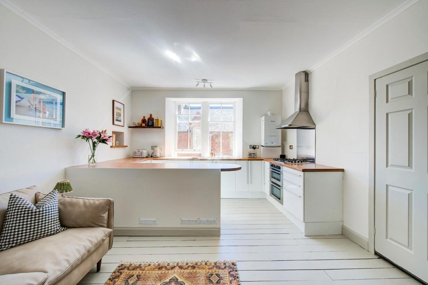 Stylish 1bd Seaside Flat Holiday home